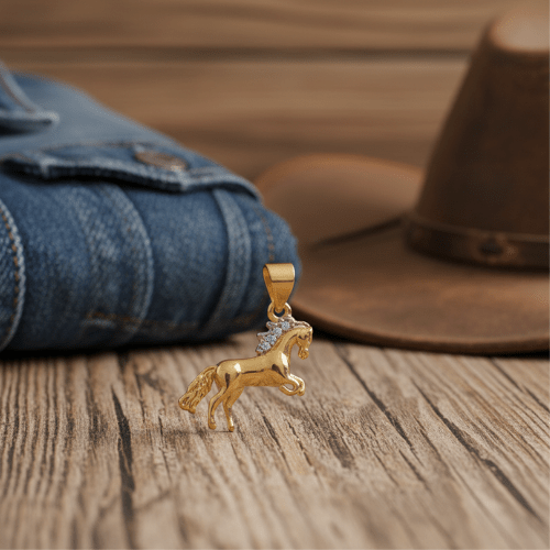 Pingente Delicado Cavalo Luxo com Micro Zircônias – Banho Prata 950 e Banho Ouro 18k 🤠✨
