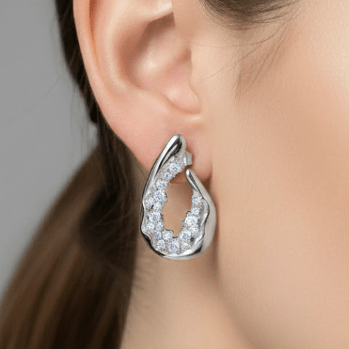 Brinco Gota Orgânica Zircônias – Banho Prata 950 e Banho Ouro 18k ✨💎 - Imagem 2