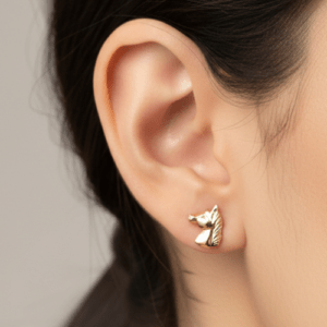 Brinco Cabeça de Cavalo Liso – Banho Prata 950 e Banho Ouro 18k 🐎✨