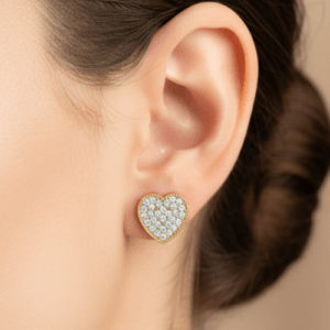 Brinco Coração Todo Cravejado com Zircônias – Banho Prata 950 e Banho Ouro 18k ❤️✨