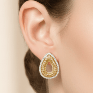 Brinco Gota Luxo Cravejado – Prata e Dourado 💎